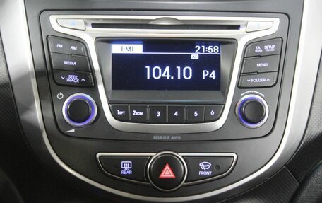 Hyundai Solaris II рестайлинг, 2015 год, 780 000 рублей, 17 фотография