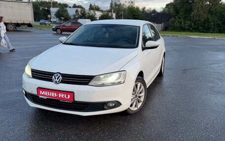 Volkswagen Jetta VI, 2013 год, 1 000 000 рублей, 1 фотография