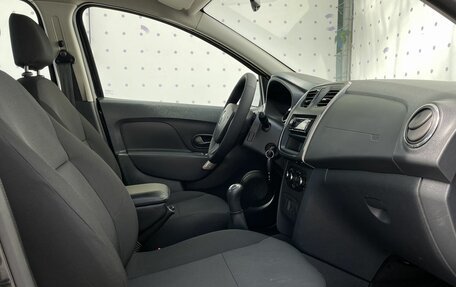 Renault Logan II, 2015 год, 800 000 рублей, 10 фотография