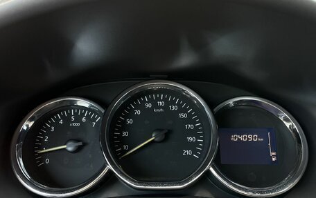 Renault Logan II, 2015 год, 800 000 рублей, 12 фотография