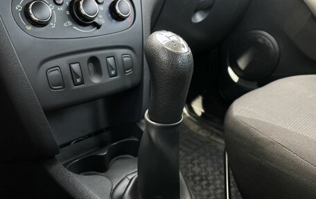 Renault Logan II, 2015 год, 800 000 рублей, 16 фотография