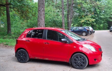Toyota Yaris III рестайлинг, 2008 год, 430 000 рублей, 3 фотография