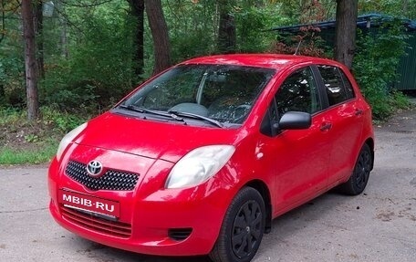 Toyota Yaris III рестайлинг, 2008 год, 430 000 рублей, 2 фотография