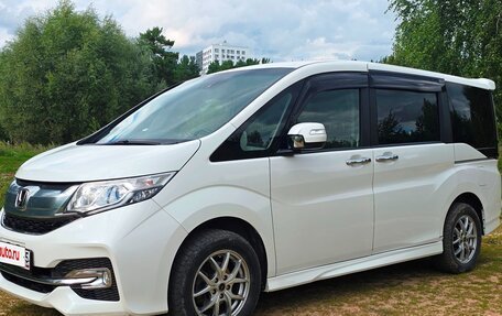 Honda Stepwgn IV, 2017 год, 1 690 000 рублей, 2 фотография