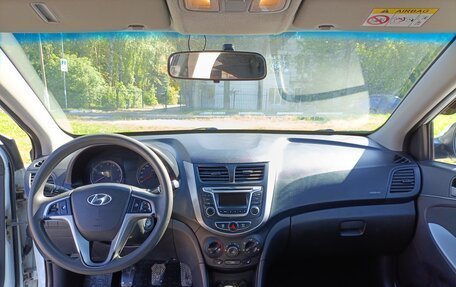 Hyundai Solaris II рестайлинг, 2014 год, 635 000 рублей, 29 фотография