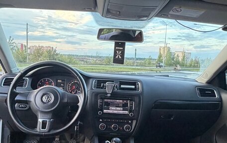 Volkswagen Jetta VI, 2013 год, 1 000 000 рублей, 5 фотография