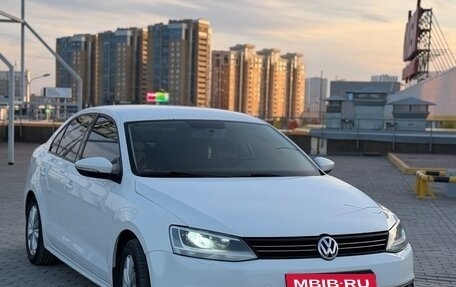 Volkswagen Jetta VI, 2013 год, 1 000 000 рублей, 6 фотография