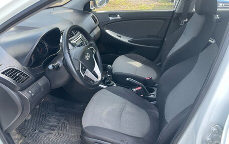 Hyundai Solaris II рестайлинг, 2012 год, 551 000 рублей, 3 фотография