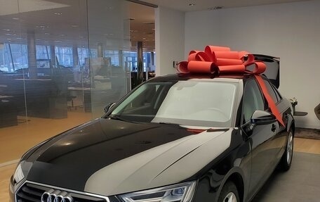 Audi A4, 2017 год, 2 400 000 рублей, 4 фотография