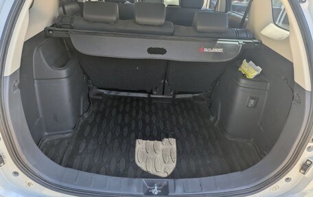 Mitsubishi Outlander III рестайлинг 3, 2022 год, 3 200 000 рублей, 14 фотография