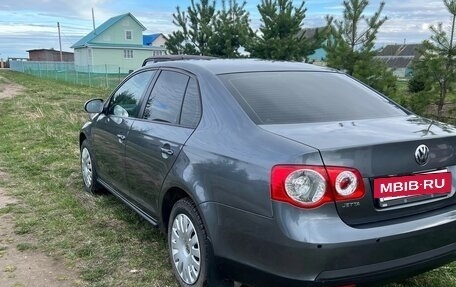 Volkswagen Jetta VI, 2009 год, 675 000 рублей, 2 фотография