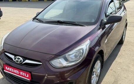 Hyundai Solaris II рестайлинг, 2012 год, 720 000 рублей, 1 фотография