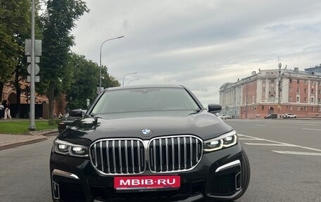 BMW 7 серия, 2019 год, 5 900 000 рублей, 1 фотография