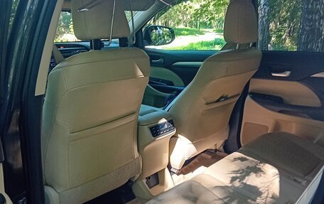 Toyota Highlander III, 2014 год, 2 190 000 рублей, 9 фотография