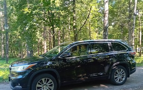 Toyota Highlander III, 2014 год, 2 190 000 рублей, 2 фотография