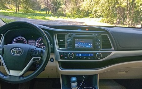 Toyota Highlander III, 2014 год, 2 190 000 рублей, 11 фотография