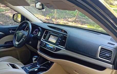 Toyota Highlander III, 2014 год, 2 190 000 рублей, 12 фотография