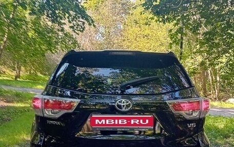 Toyota Highlander III, 2014 год, 2 190 000 рублей, 4 фотография