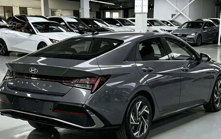 Hyundai Elantra, 2024 год, 1 580 000 рублей, 4 фотография