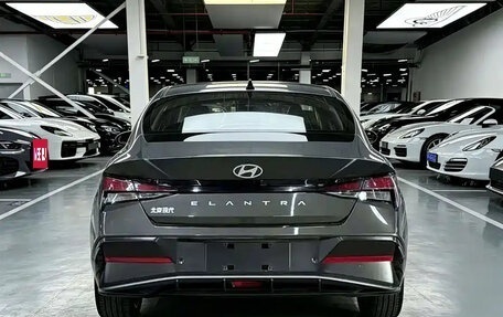 Hyundai Elantra, 2024 год, 1 580 000 рублей, 5 фотография