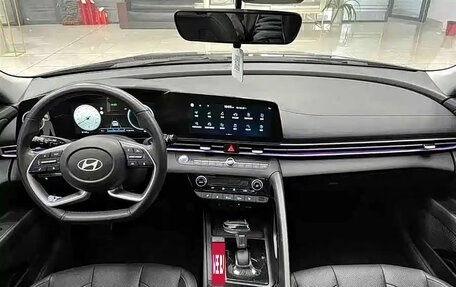 Hyundai Elantra, 2024 год, 1 580 000 рублей, 7 фотография