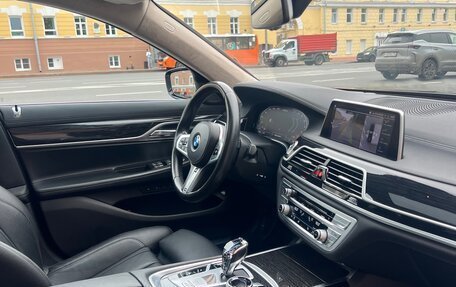 BMW 7 серия, 2019 год, 5 900 000 рублей, 13 фотография