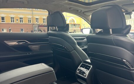 BMW 7 серия, 2019 год, 5 900 000 рублей, 12 фотография