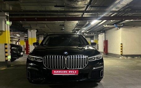 BMW 7 серия, 2019 год, 5 900 000 рублей, 17 фотография