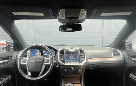 Chrysler 300C II, 2012 год, 1 625 000 рублей, 13 фотография