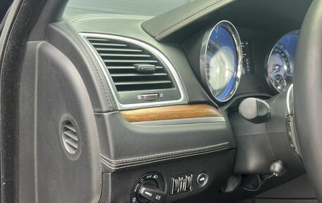 Chrysler 300C II, 2012 год, 1 625 000 рублей, 19 фотография