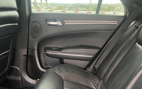 Chrysler 300C II, 2012 год, 1 625 000 рублей, 21 фотография