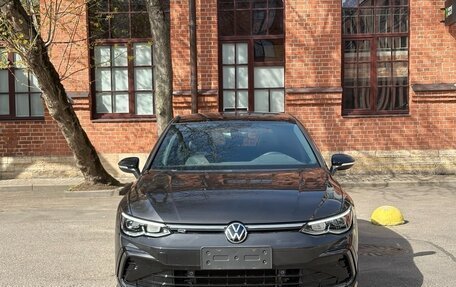 Volkswagen Golf VIII, 2023 год, 2 070 000 рублей, 2 фотография