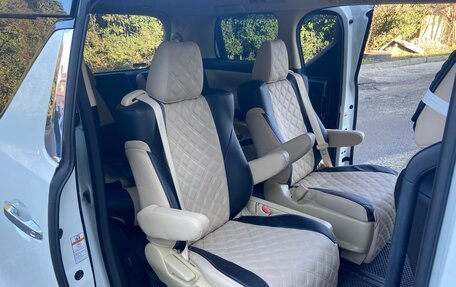 Toyota Vellfire II, 2017 год, 3 290 000 рублей, 6 фотография