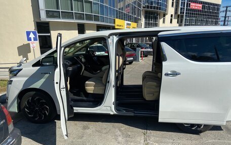 Toyota Vellfire II, 2017 год, 3 290 000 рублей, 13 фотография