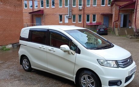 Honda Freed I, 2012 год, 1 099 000 рублей, 2 фотография