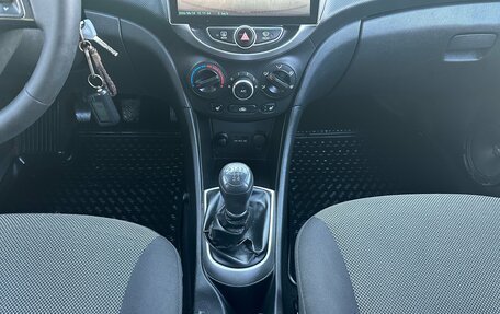 Hyundai Solaris II рестайлинг, 2013 год, 720 000 рублей, 11 фотография