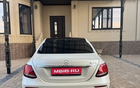 Mercedes-Benz E-Класс, 2019 год, 4 000 000 рублей, 3 фотография