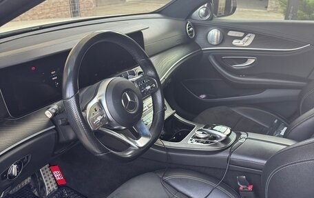 Mercedes-Benz E-Класс, 2019 год, 4 000 000 рублей, 8 фотография