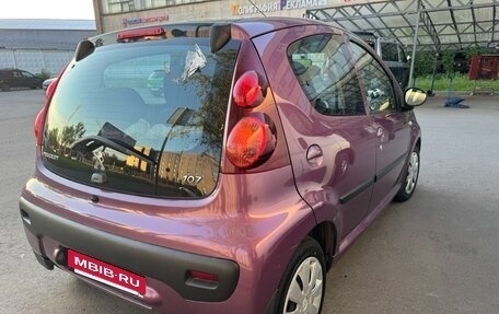 Peugeot 107 I рестайлинг, 2014 год, 690 000 рублей, 5 фотография