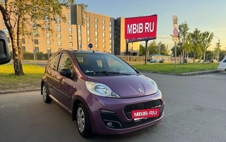 Peugeot 107 I рестайлинг, 2014 год, 690 000 рублей, 2 фотография