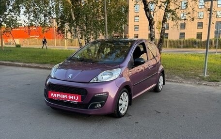 Peugeot 107 I рестайлинг, 2014 год, 690 000 рублей, 15 фотография