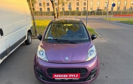 Peugeot 107 I рестайлинг, 2014 год, 690 000 рублей, 21 фотография