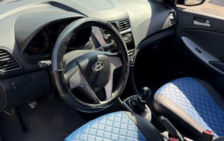Hyundai Solaris II рестайлинг, 2011 год, 700 000 рублей, 7 фотография