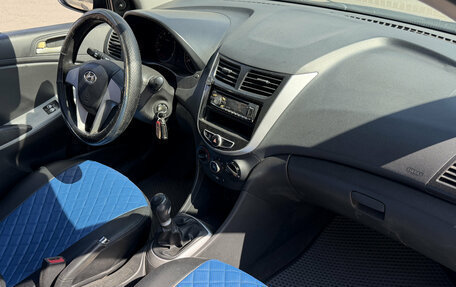 Hyundai Solaris II рестайлинг, 2011 год, 700 000 рублей, 8 фотография