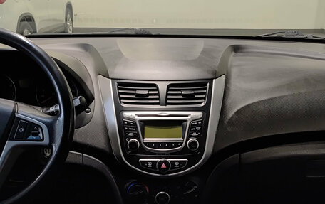 Hyundai Solaris II рестайлинг, 2013 год, 814 000 рублей, 19 фотография