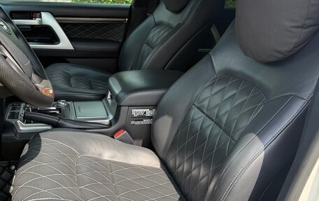 Toyota Land Cruiser 200, 2017 год, 7 200 000 рублей, 10 фотография