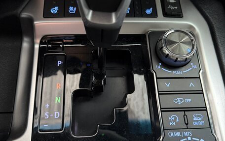 Toyota Land Cruiser 200, 2017 год, 7 200 000 рублей, 13 фотография