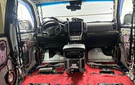 Toyota Land Cruiser 200, 2017 год, 7 200 000 рублей, 14 фотография