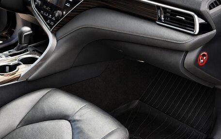 Toyota Camry, 2018 год, 2 650 000 рублей, 14 фотография