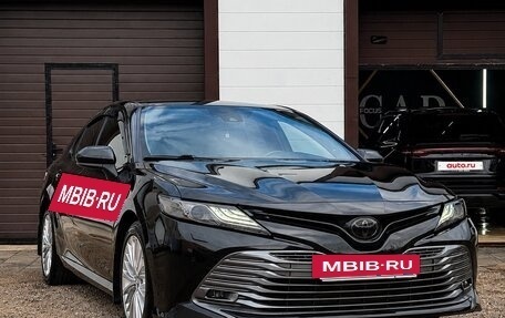 Toyota Camry, 2018 год, 2 650 000 рублей, 2 фотография